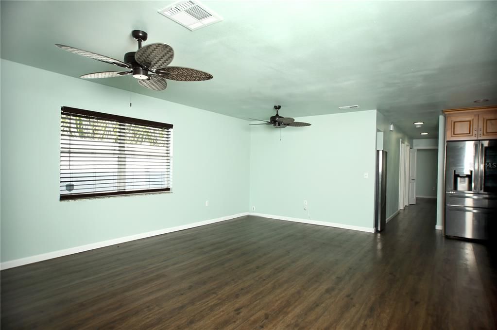 Active With Contract: $350,000 (3 beds, 2 baths, 1440 Square Feet)