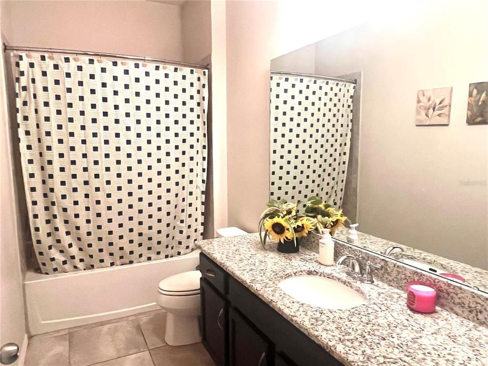 Под контрактом: $470,000 (4 спален, 2 ванн, 2282 Квадратных фут)