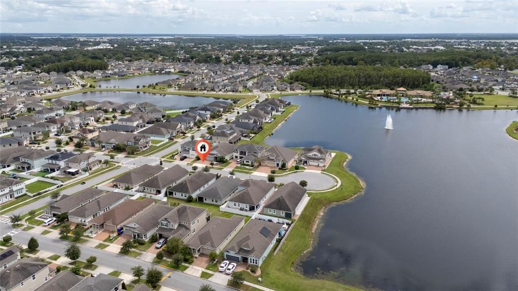 Под контрактом: $470,000 (4 спален, 2 ванн, 2282 Квадратных фут)