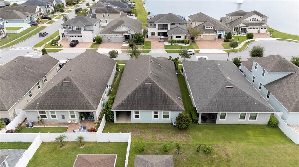 Под контрактом: $470,000 (4 спален, 2 ванн, 2282 Квадратных фут)