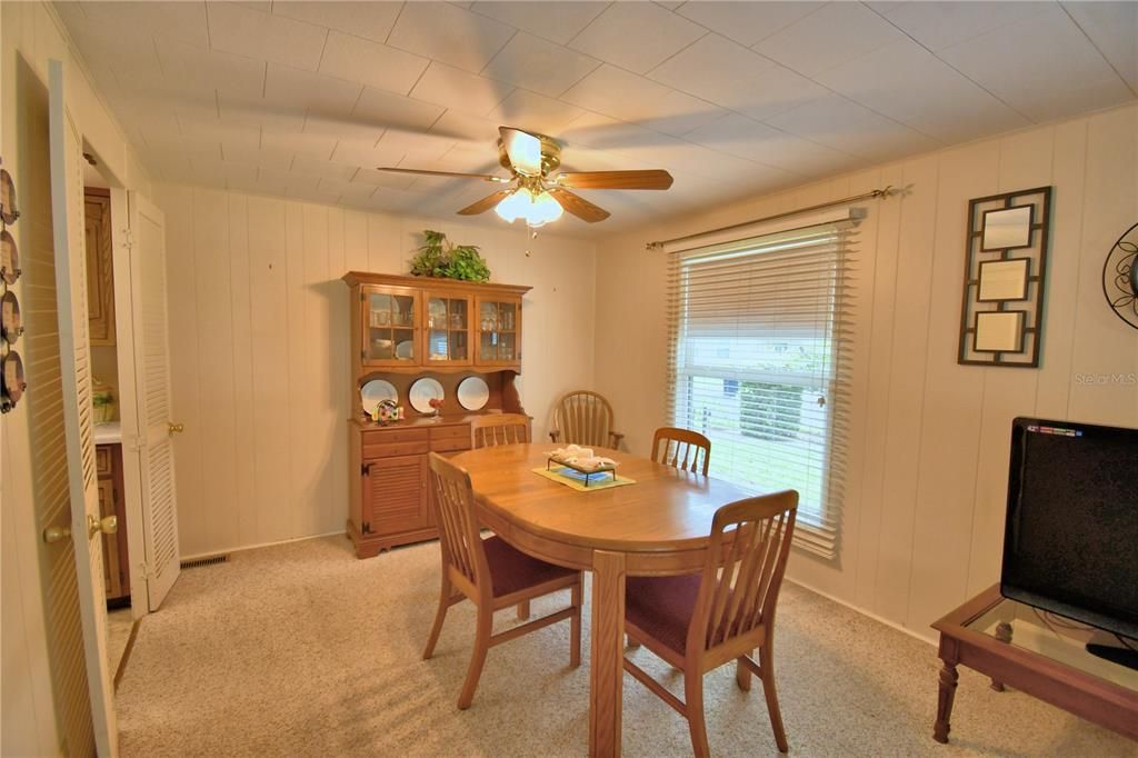 待售: $142,000 (2 贝兹, 2 浴室, 1248 平方英尺)