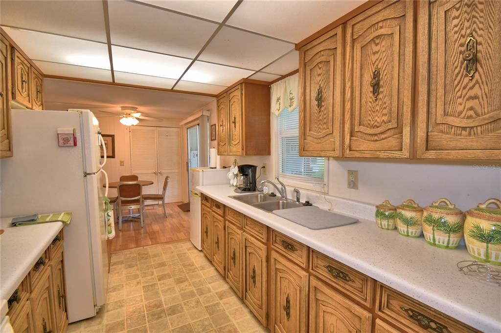 待售: $142,000 (2 贝兹, 2 浴室, 1248 平方英尺)