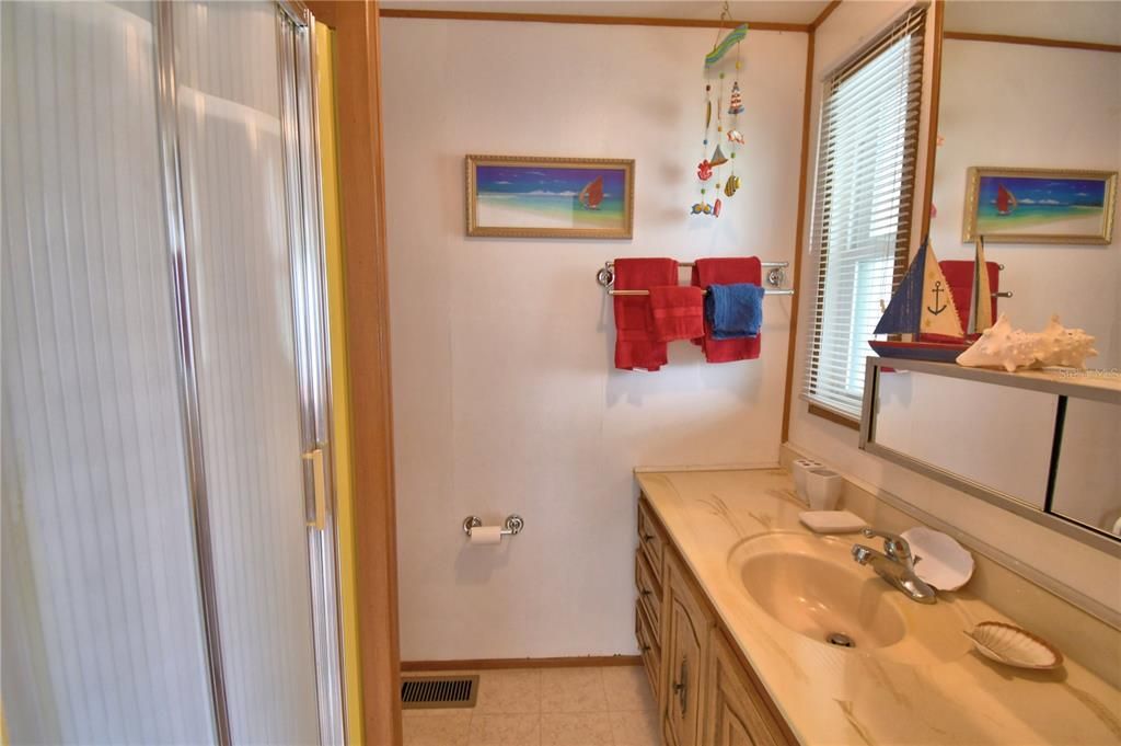 待售: $142,000 (2 贝兹, 2 浴室, 1248 平方英尺)