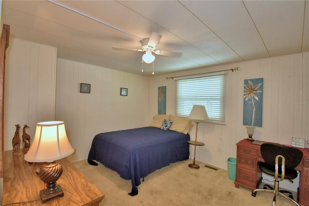 待售: $142,000 (2 贝兹, 2 浴室, 1248 平方英尺)