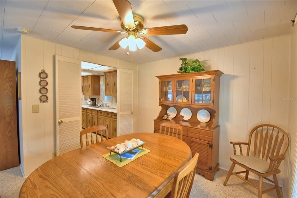 待售: $142,000 (2 贝兹, 2 浴室, 1248 平方英尺)