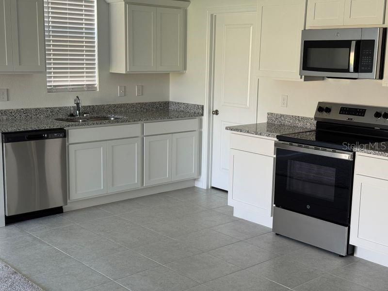 For Rent: $1,775 (3 beds, 2 baths, 1605 Square Feet)