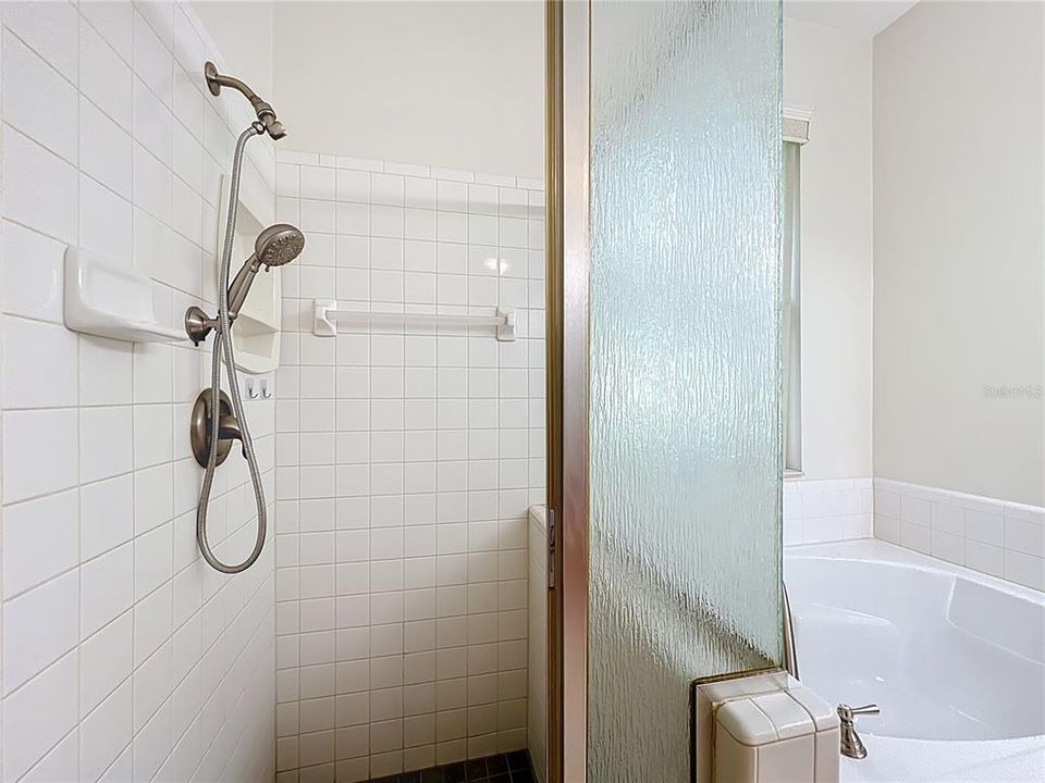 For Sale: $419,000 (3 beds, 2 baths, 1881 Square Feet)