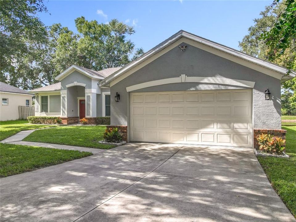 For Sale: $419,000 (3 beds, 2 baths, 1881 Square Feet)