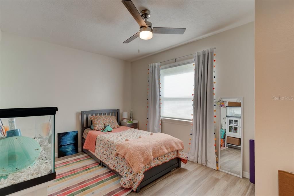 待售: $295,500 (3 贝兹, 2 浴室, 1409 平方英尺)