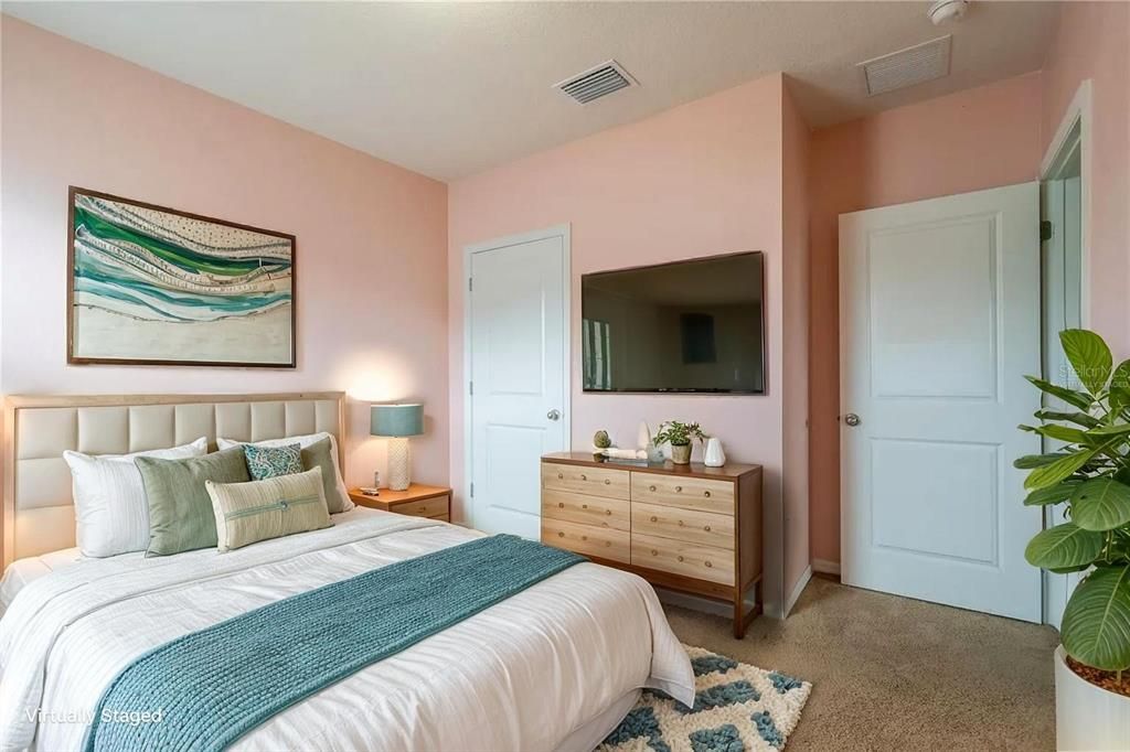 待售: $310,000 (4 贝兹, 2 浴室, 1827 平方英尺)