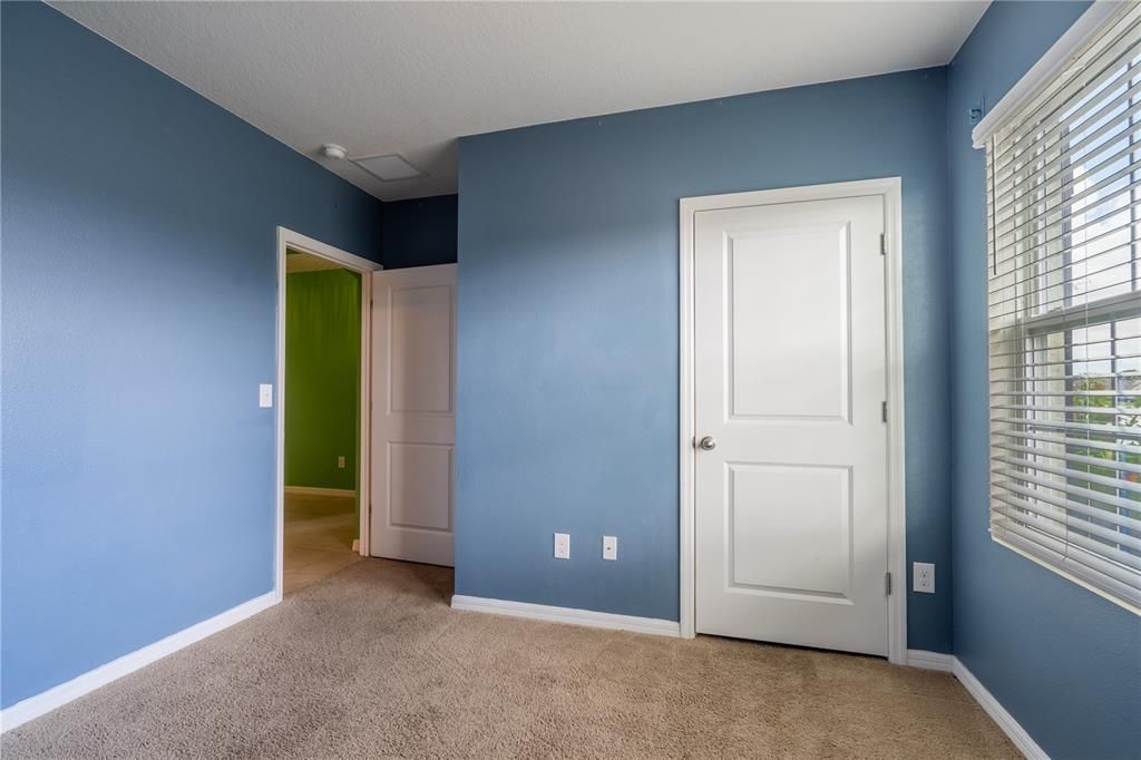 待售: $310,000 (4 贝兹, 2 浴室, 1827 平方英尺)