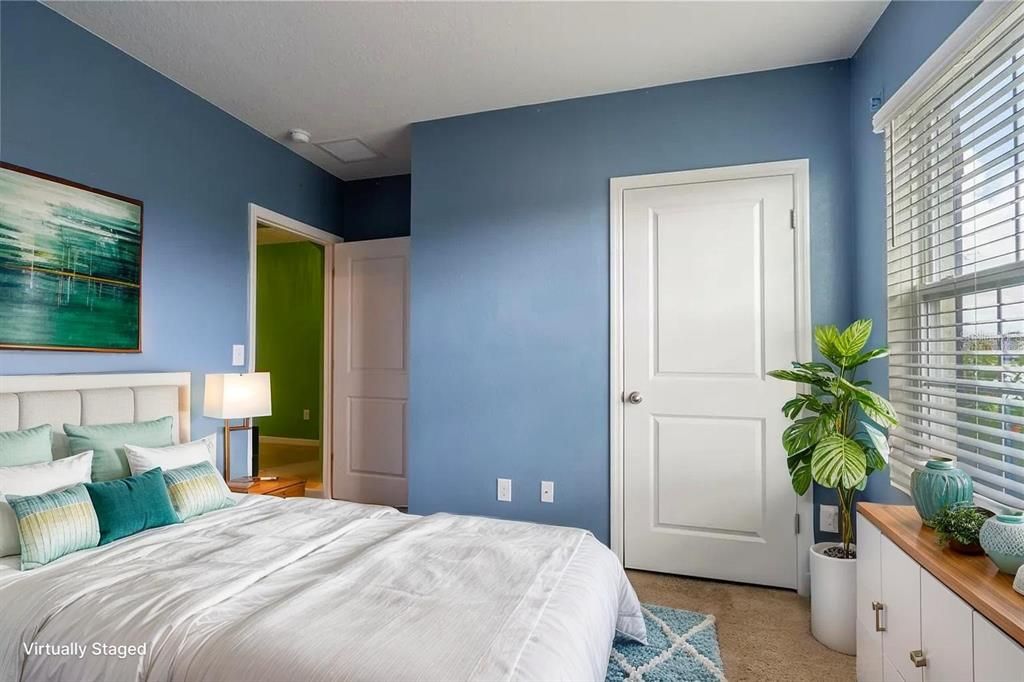 待售: $310,000 (4 贝兹, 2 浴室, 1827 平方英尺)