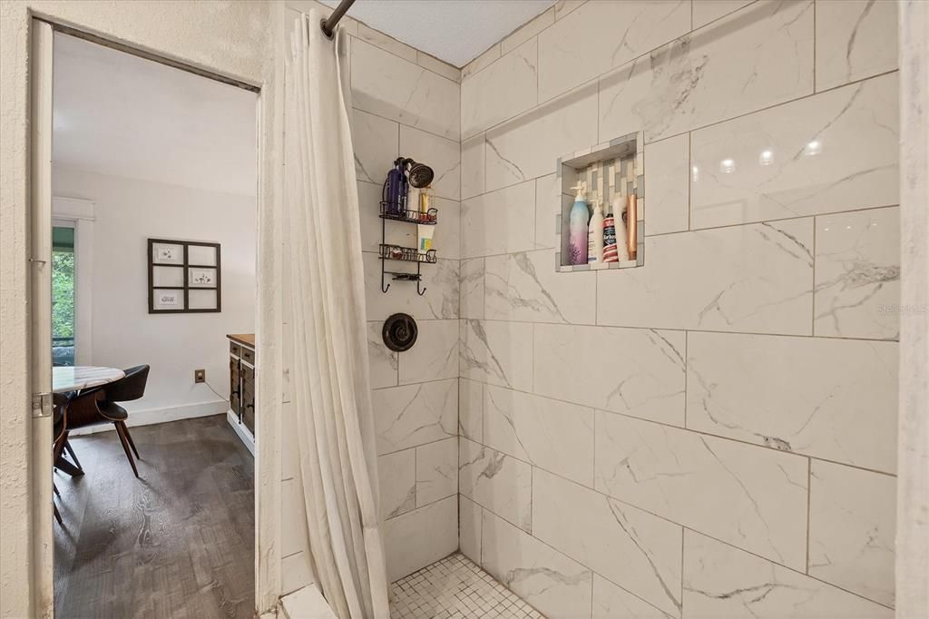 待售: $1,000,000 (3 贝兹, 2 浴室, 1407 平方英尺)