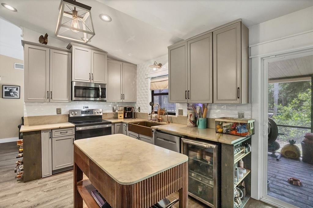 待售: $1,000,000 (3 贝兹, 2 浴室, 1407 平方英尺)