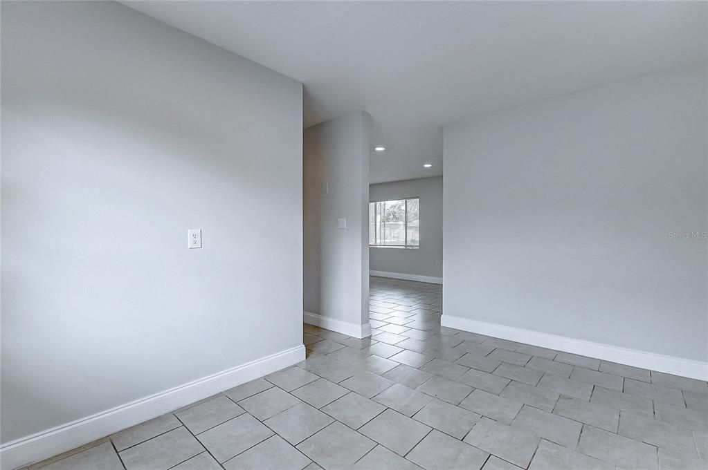 Active With Contract: $1,900 (4 beds, 2 baths, 1691 Square Feet)