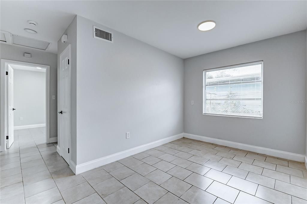 Active With Contract: $1,900 (4 beds, 2 baths, 1691 Square Feet)