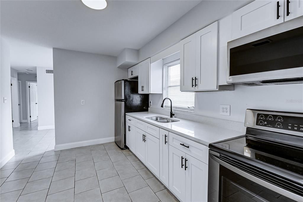 Active With Contract: $1,900 (4 beds, 2 baths, 1691 Square Feet)