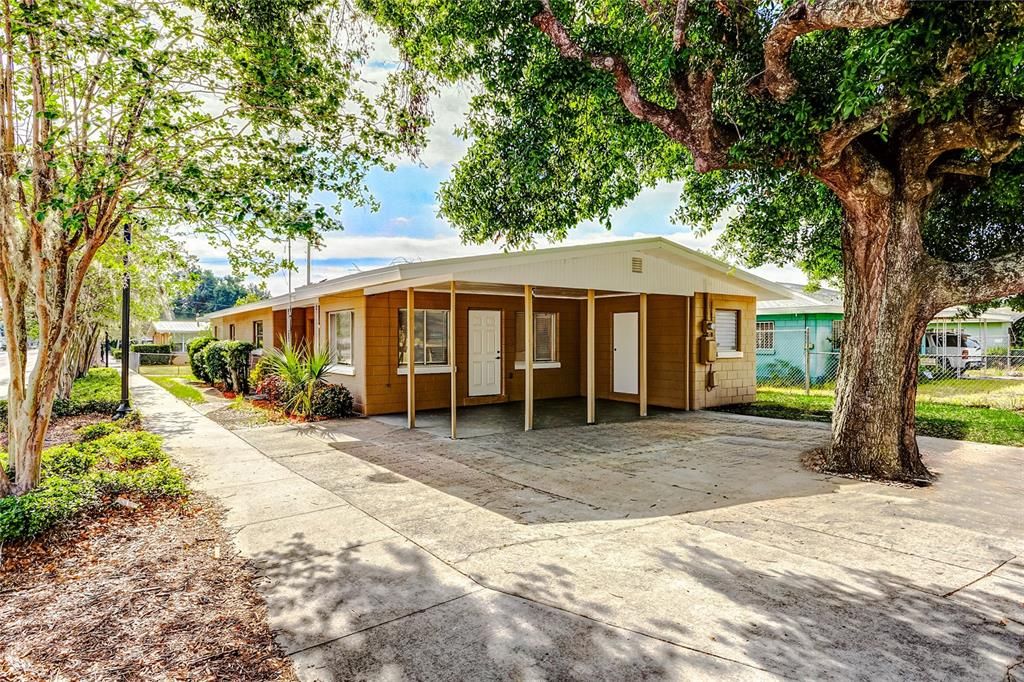 Active With Contract: $1,900 (4 beds, 2 baths, 1691 Square Feet)