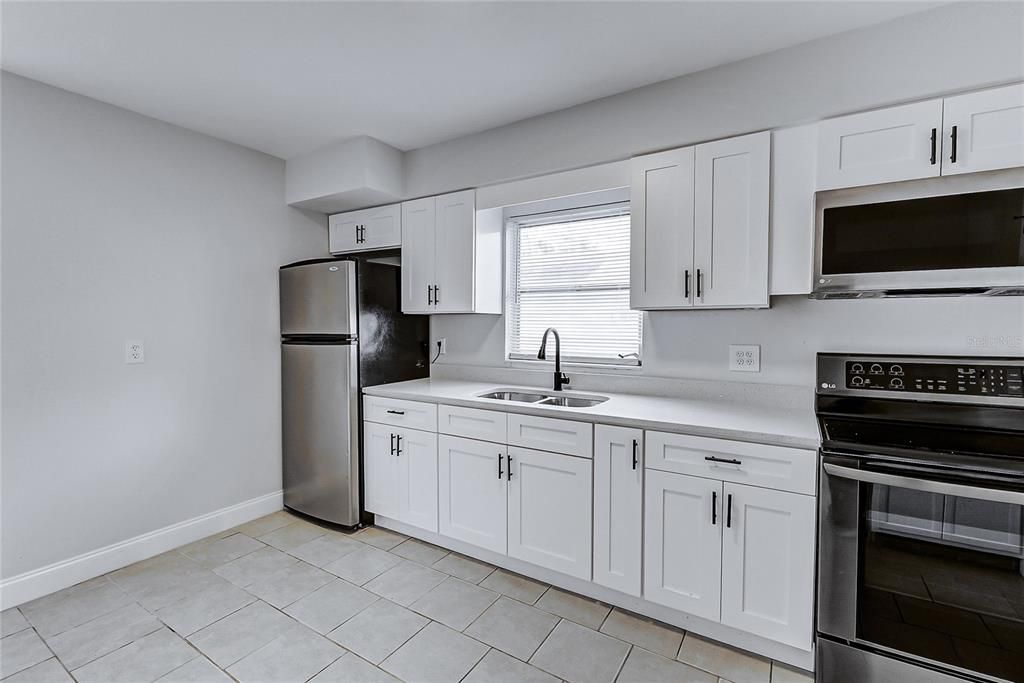 Active With Contract: $1,900 (4 beds, 2 baths, 1691 Square Feet)