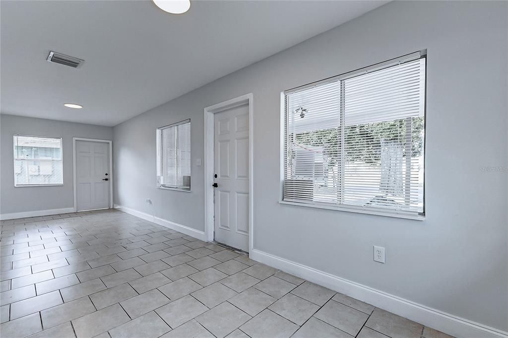 Active With Contract: $1,900 (4 beds, 2 baths, 1691 Square Feet)
