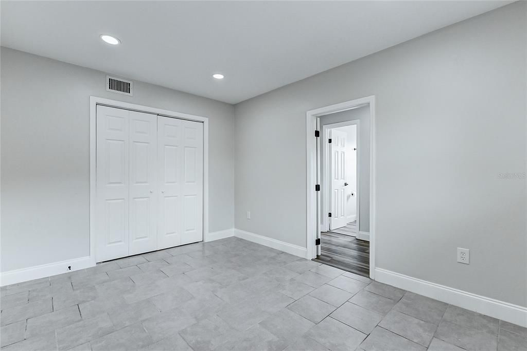 Active With Contract: $1,900 (4 beds, 2 baths, 1691 Square Feet)