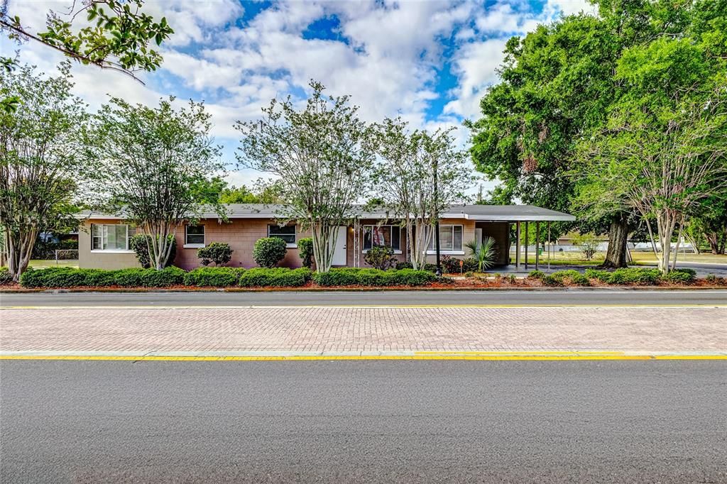 Active With Contract: $1,900 (4 beds, 2 baths, 1691 Square Feet)