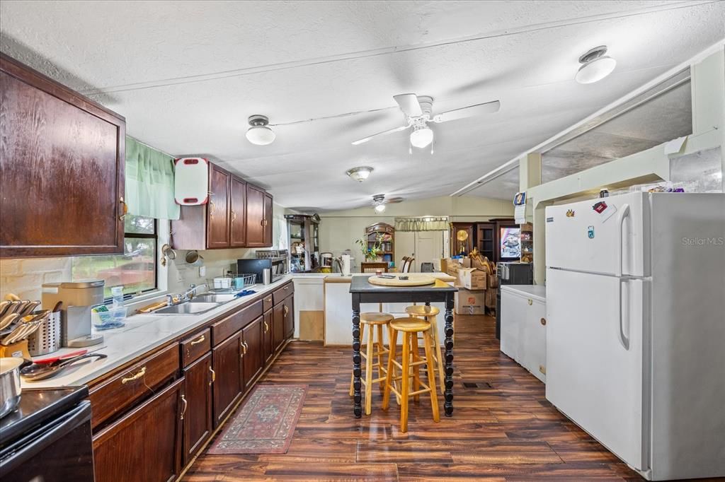 待售: $200,000 (3 贝兹, 2 浴室, 1456 平方英尺)