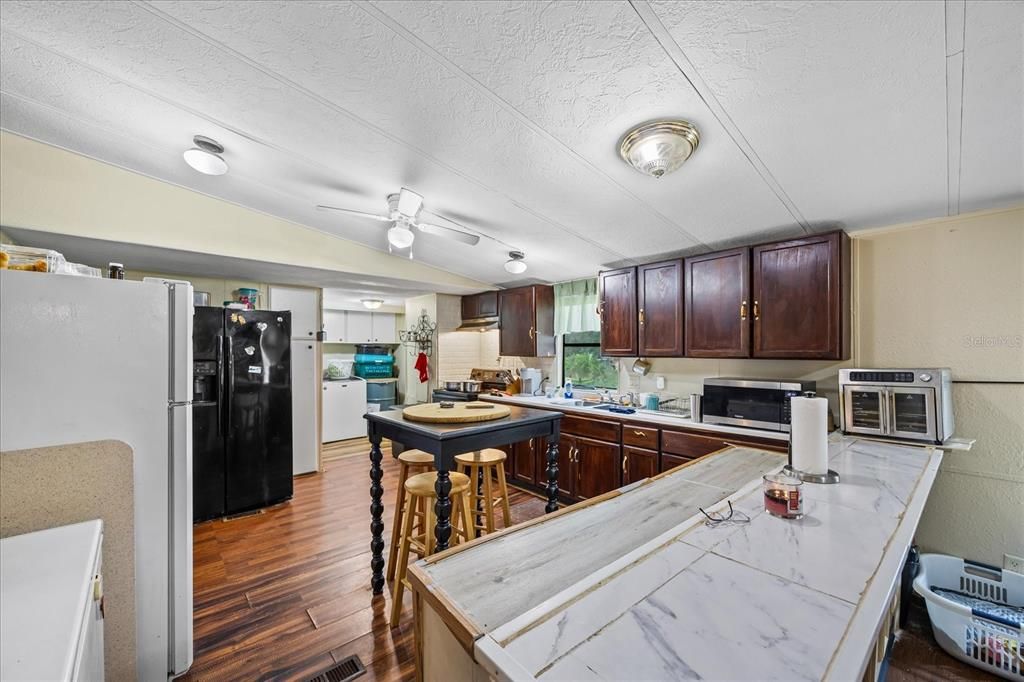 待售: $200,000 (3 贝兹, 2 浴室, 1456 平方英尺)