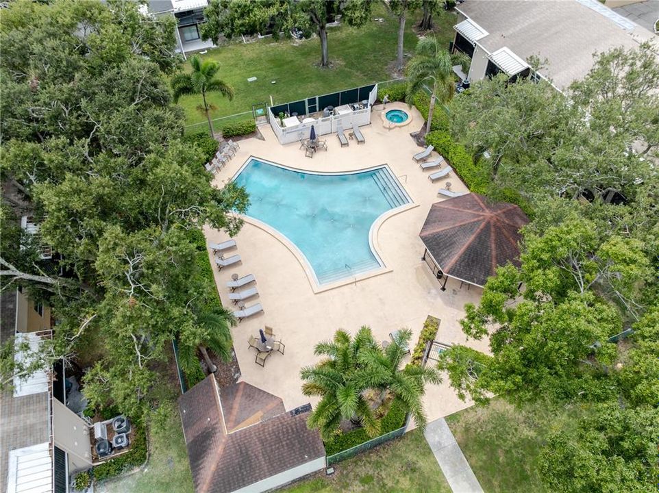 合同活跃: $145,000 (1 贝兹, 1 浴室, 578 平方英尺)