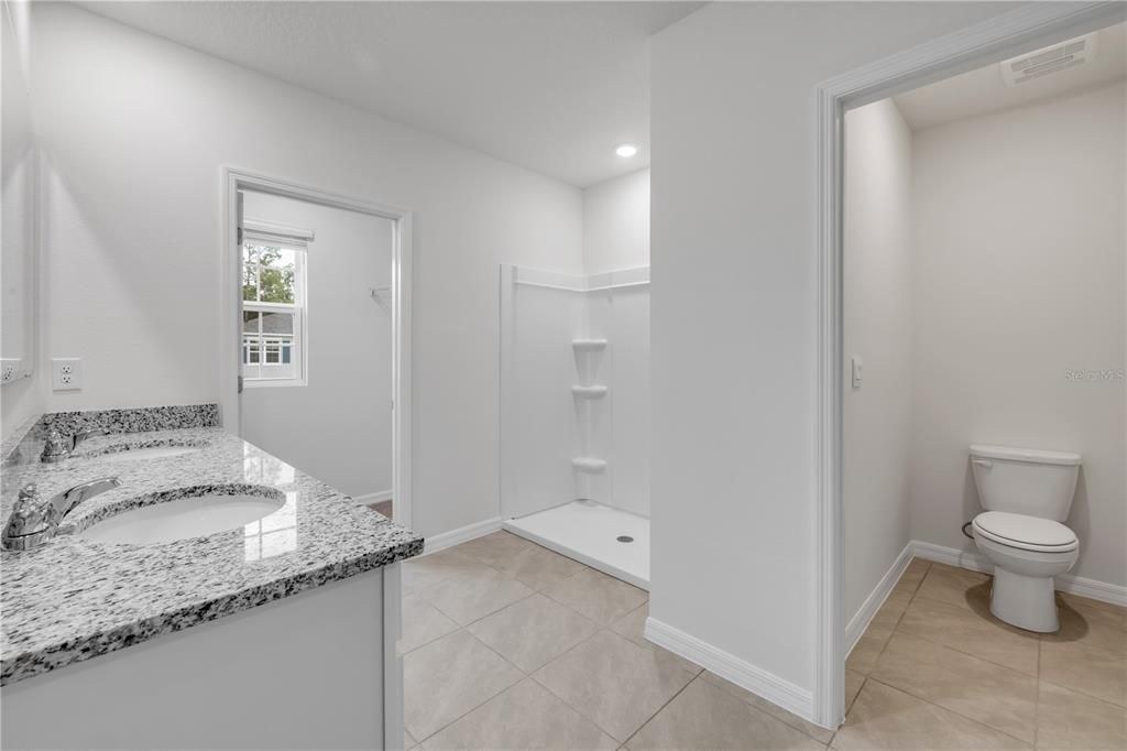 出租: $2,500 (5 贝兹, 3 浴室, 2601 平方英尺)