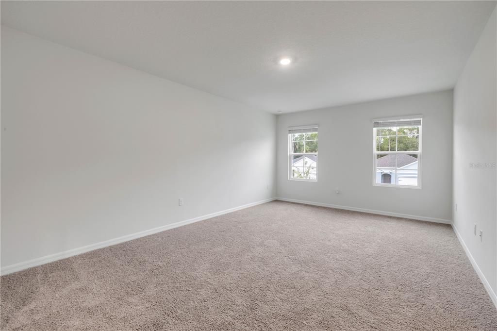 出租: $2,500 (5 贝兹, 3 浴室, 2601 平方英尺)