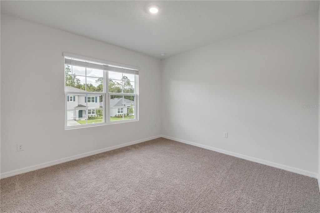 出租: $2,500 (5 贝兹, 3 浴室, 2601 平方英尺)