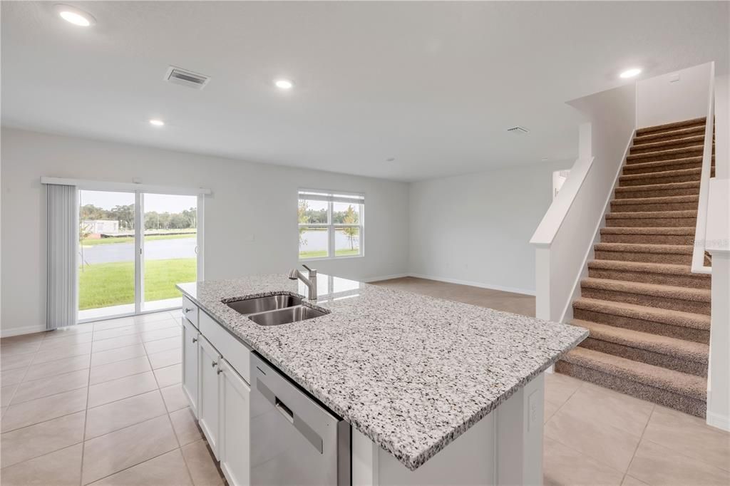 出租: $2,500 (5 贝兹, 3 浴室, 2601 平方英尺)