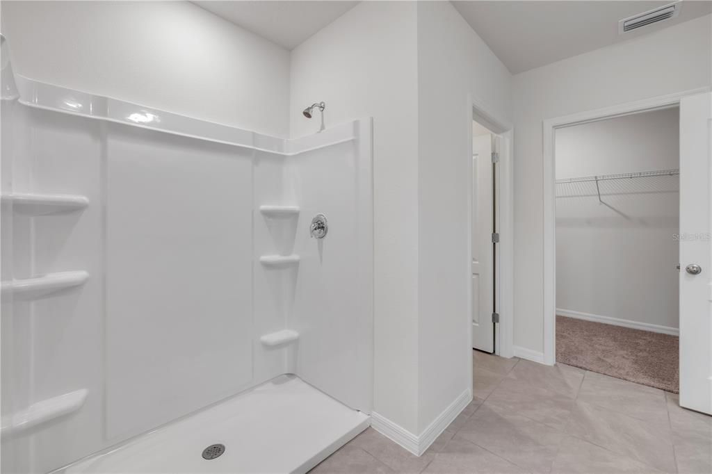 出租: $2,500 (5 贝兹, 3 浴室, 2601 平方英尺)