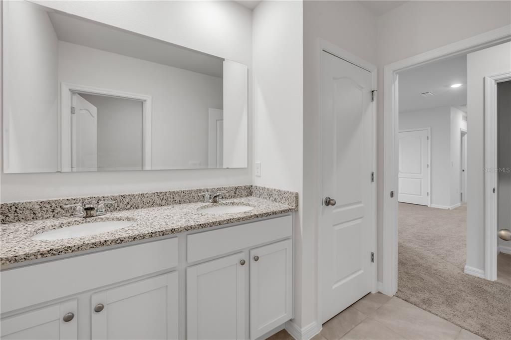 出租: $2,500 (5 贝兹, 3 浴室, 2601 平方英尺)