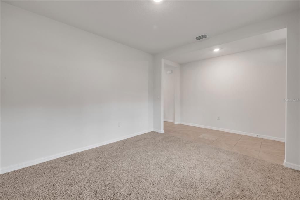 出租: $2,500 (5 贝兹, 3 浴室, 2601 平方英尺)