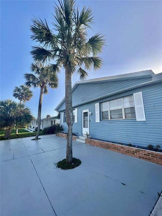 For Rent: $1,750 (3 beds, 2 baths, 1305 Square Feet)