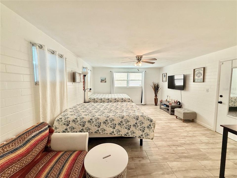 For Rent: $1,750 (3 beds, 2 baths, 1305 Square Feet)