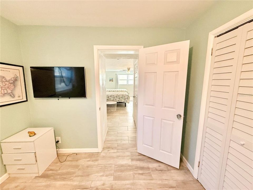 For Rent: $1,750 (3 beds, 2 baths, 1305 Square Feet)