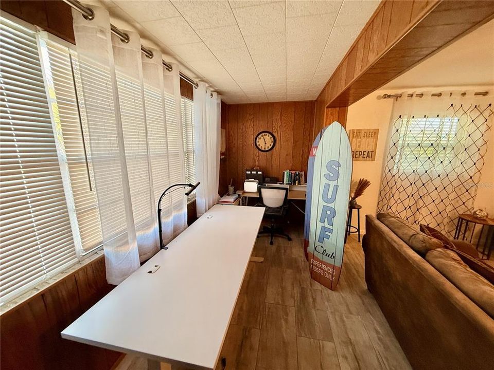 For Rent: $1,750 (3 beds, 2 baths, 1305 Square Feet)