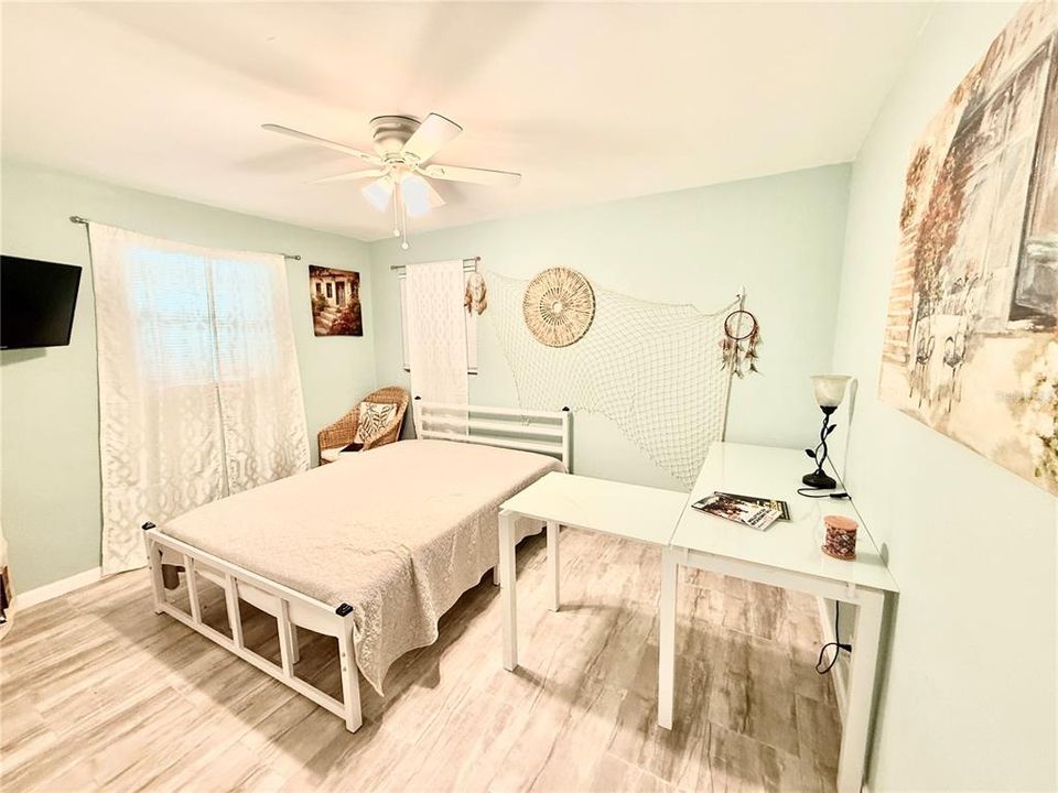 For Rent: $1,750 (3 beds, 2 baths, 1305 Square Feet)