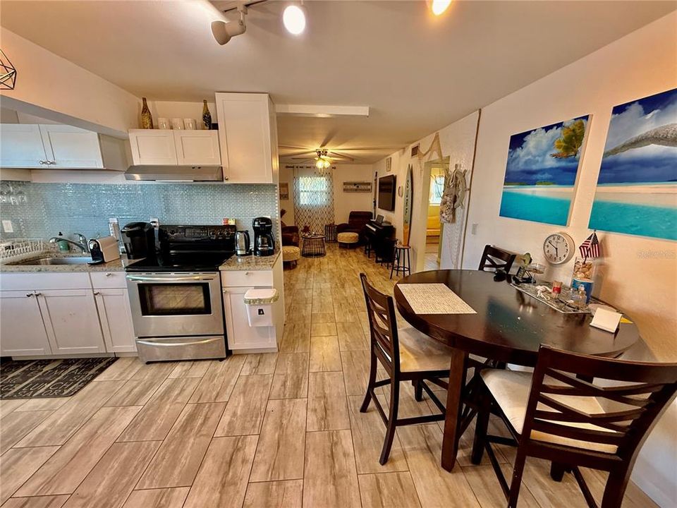 For Rent: $1,750 (3 beds, 2 baths, 1305 Square Feet)