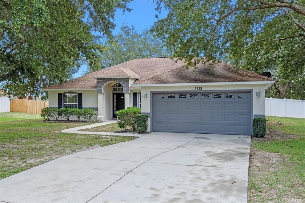 合同活跃: $315,000 (4 贝兹, 2 浴室, 1820 平方英尺)