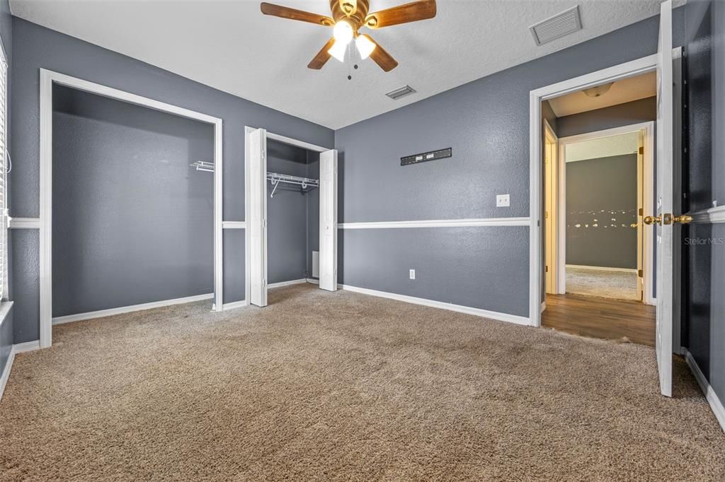 合同活跃: $315,000 (4 贝兹, 2 浴室, 1820 平方英尺)