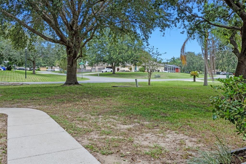 合同活跃: $315,000 (4 贝兹, 2 浴室, 1820 平方英尺)