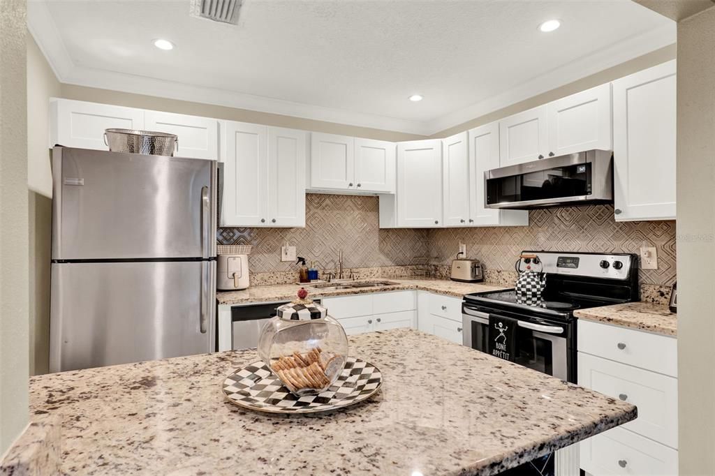 Active With Contract: $159,999 (3 beds, 2 baths, 1187 Square Feet)