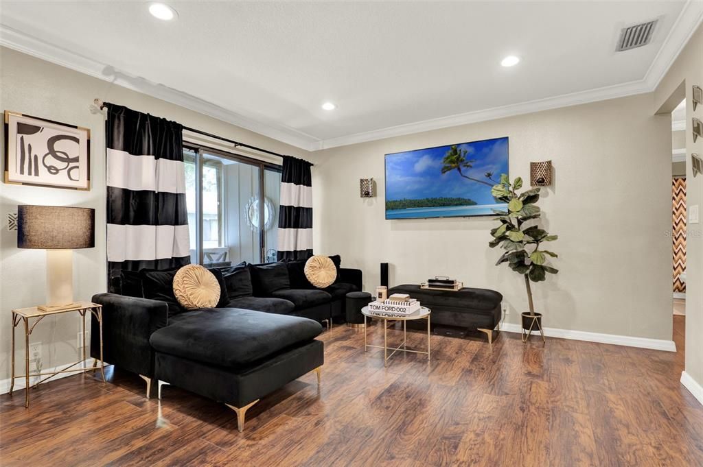 Active With Contract: $159,999 (3 beds, 2 baths, 1187 Square Feet)