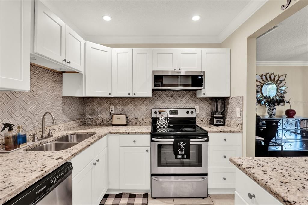 Active With Contract: $159,999 (3 beds, 2 baths, 1187 Square Feet)