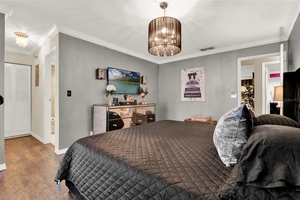 Active With Contract: $159,999 (3 beds, 2 baths, 1187 Square Feet)