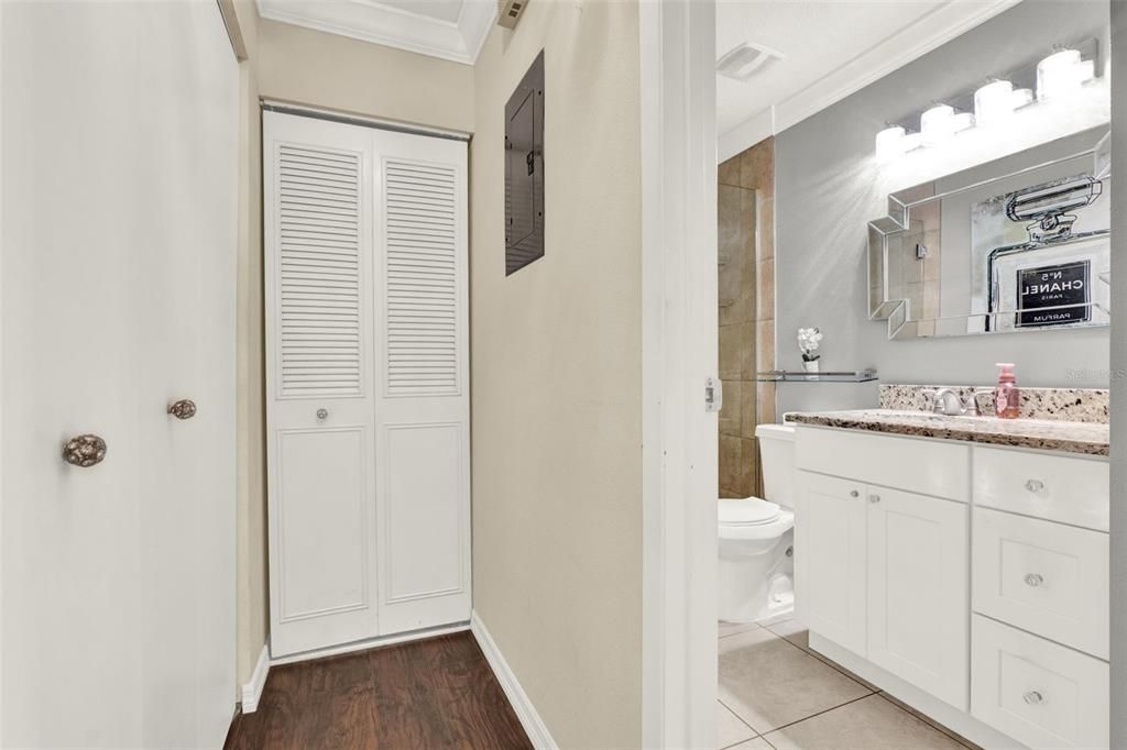 Active With Contract: $159,999 (3 beds, 2 baths, 1187 Square Feet)